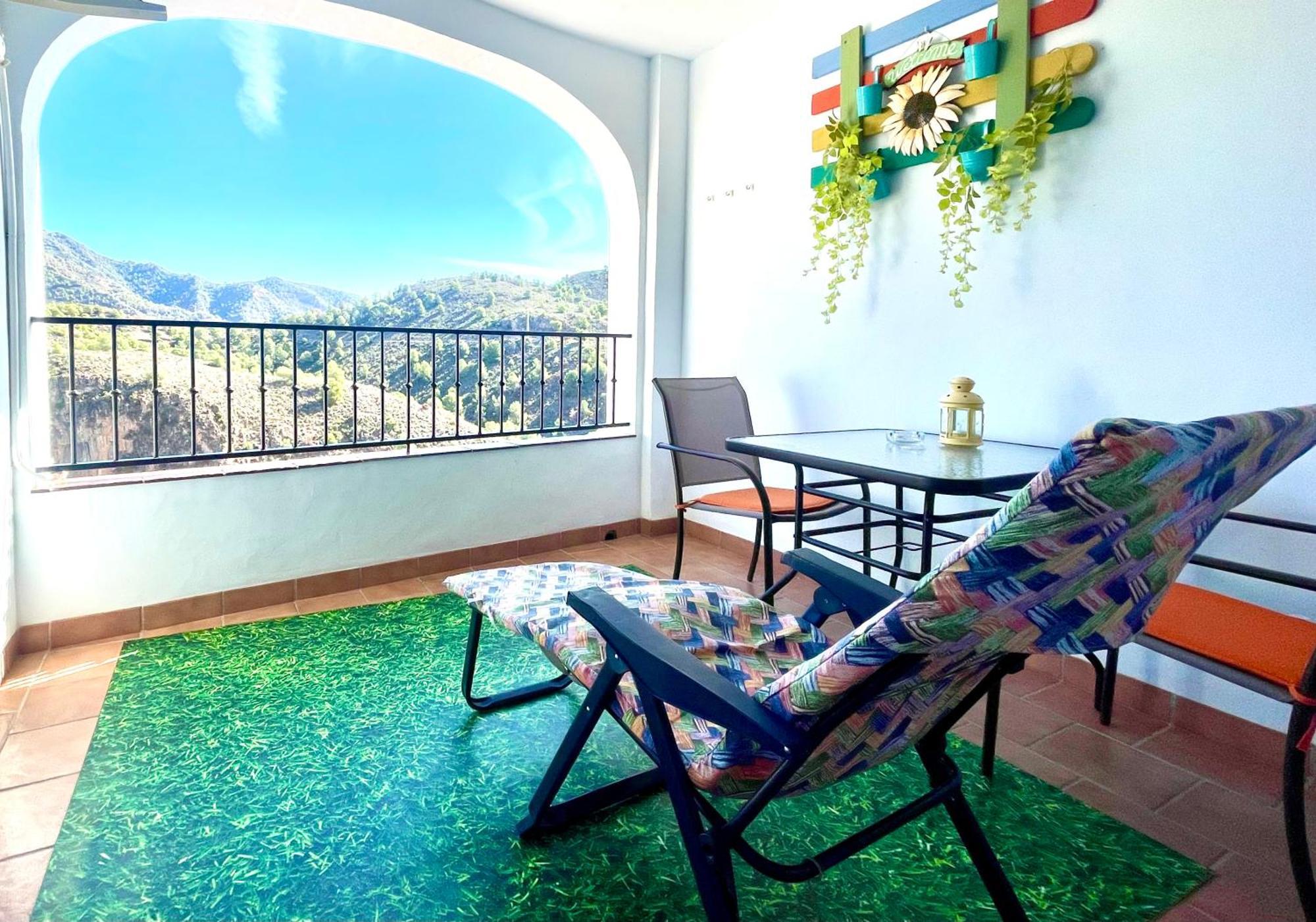 Apartamentos Axarquia , Frigiliana, Terraza Privada Con Vistas A La Montana Rio Y Al Mar Exterior photo